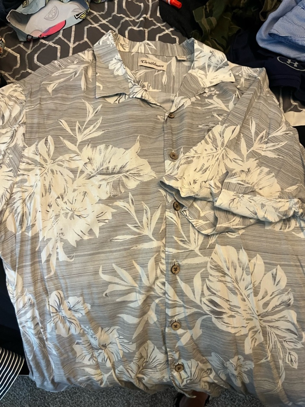Caribbean Men's Light Gray & White Floral Button-Down Shirt